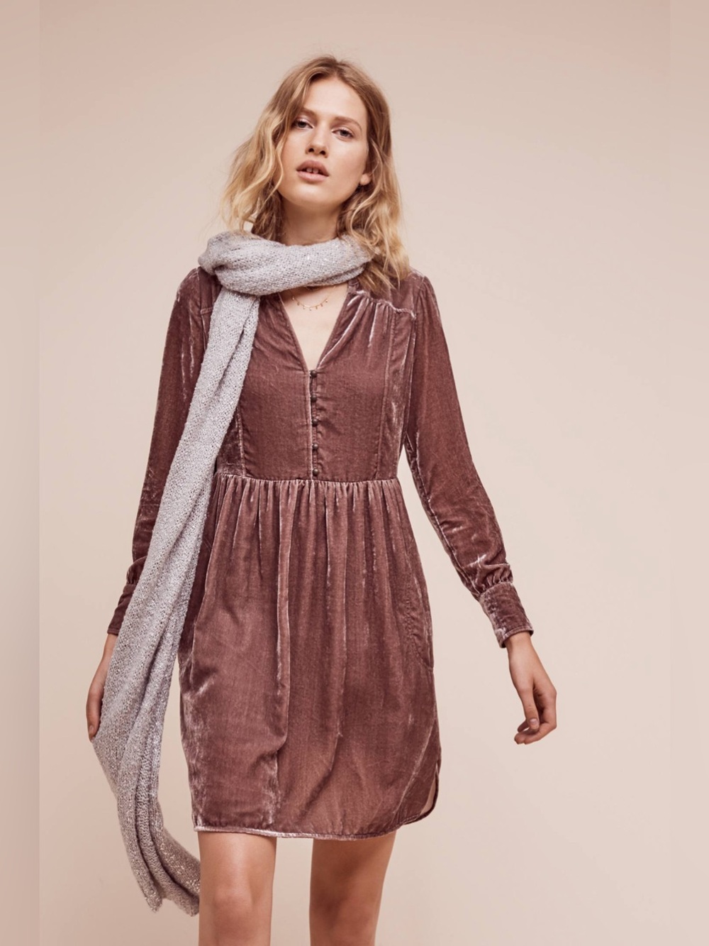 NWT HOLDING HORSES for Anthropologie in Mauve Crushed Velvet
Size Medium
